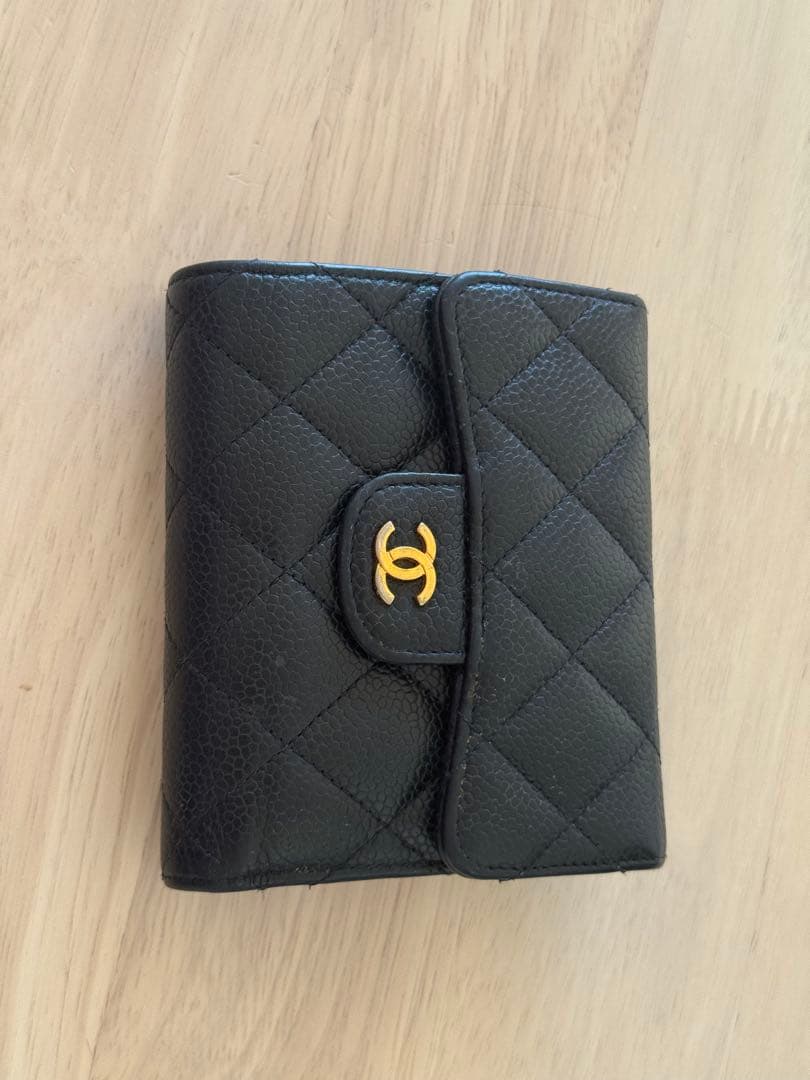 最終値下げCHANELシャネル ブラック三つ折り財布 キャビアスキンキルティング