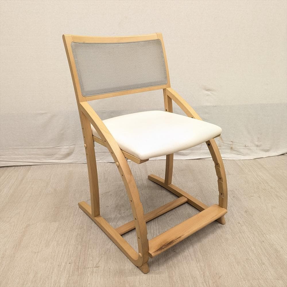 カリモク　クレシェ　デスクチェア　学習椅子　イス　椅子　チェア　キッズチェア