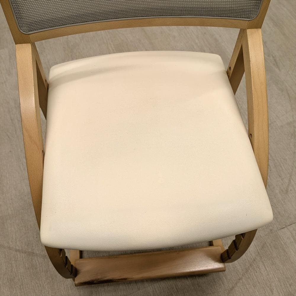 カリモク　クレシェ　デスクチェア　学習椅子　イス　椅子　チェア　キッズチェア