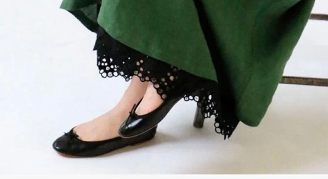 リゼッタ　ロシェル　リネン　カットワークレーススカート ブラック(ノワール)