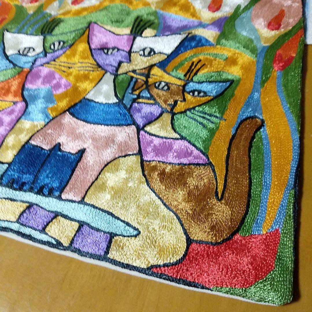 ウズベキスタン　カラフル クッションカバー　猫　シルク 糸　猫のクッションカバー