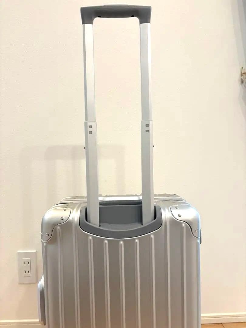 ラスト1点【lanbao】スーツケースアルミTSAロックSサイズ45Lシルバー