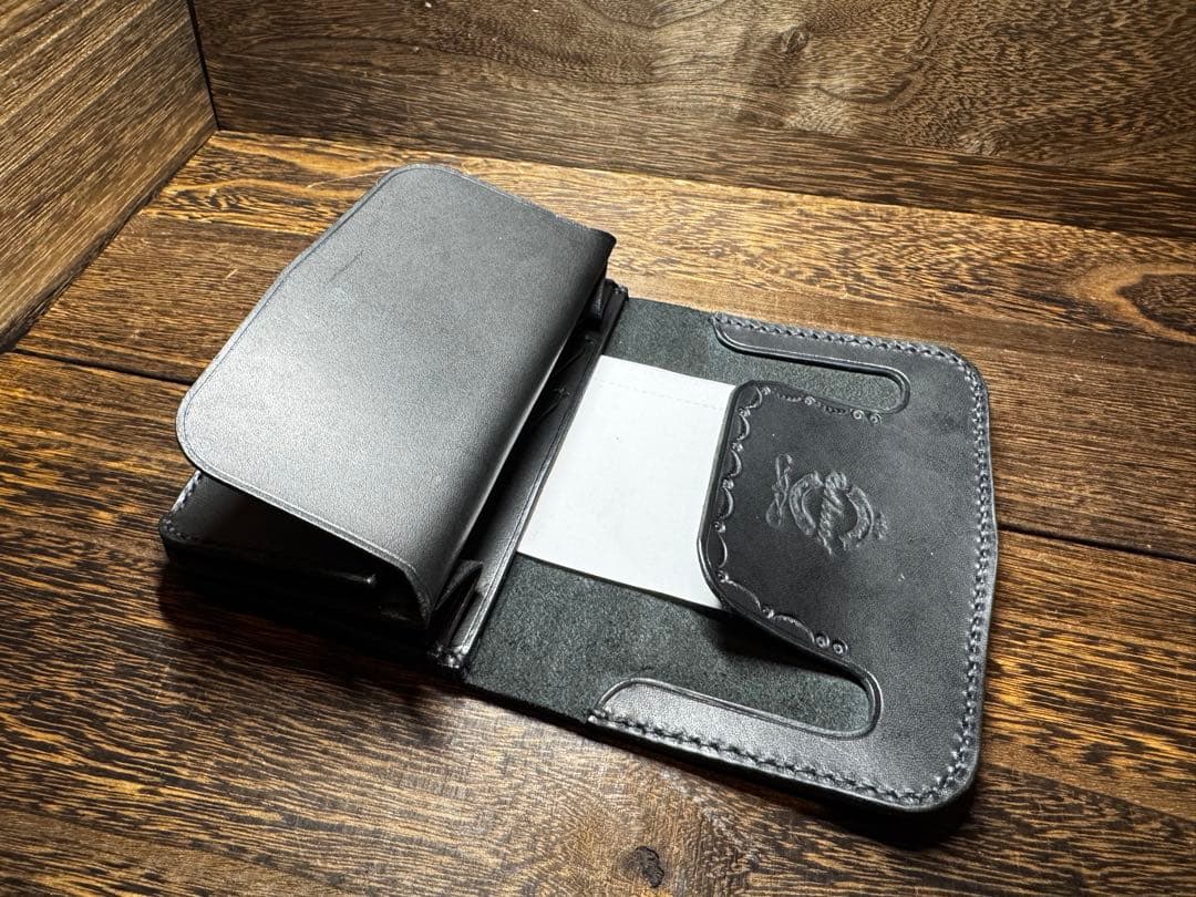 バイカーズウォレット　クロコダイル　型押しレザー　二つ折財布
