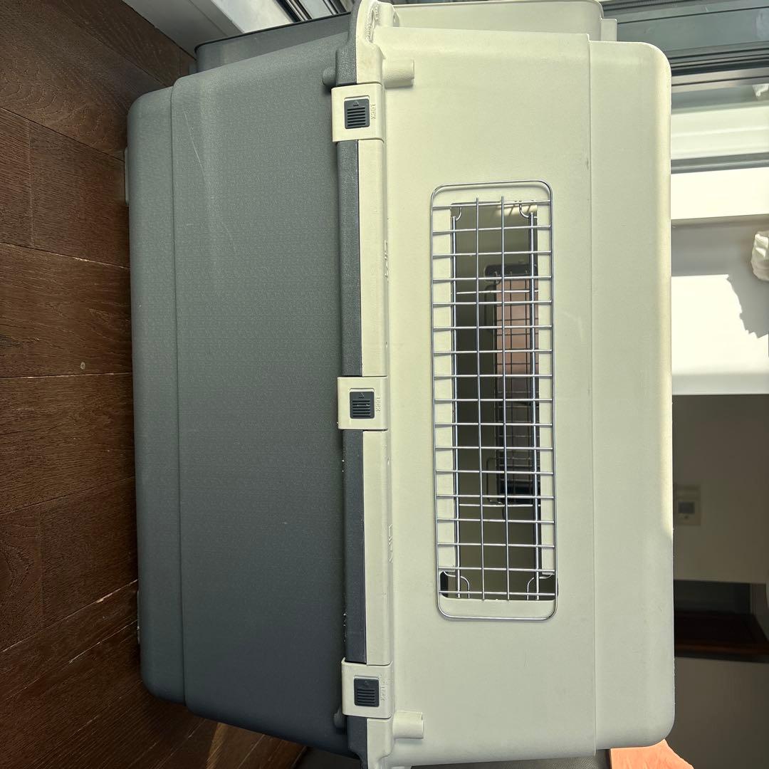 中型犬用プラスチックケージ