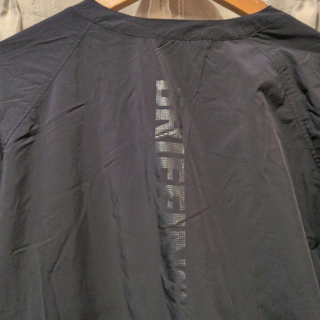 ブリーフィング ウインドプルオーバー