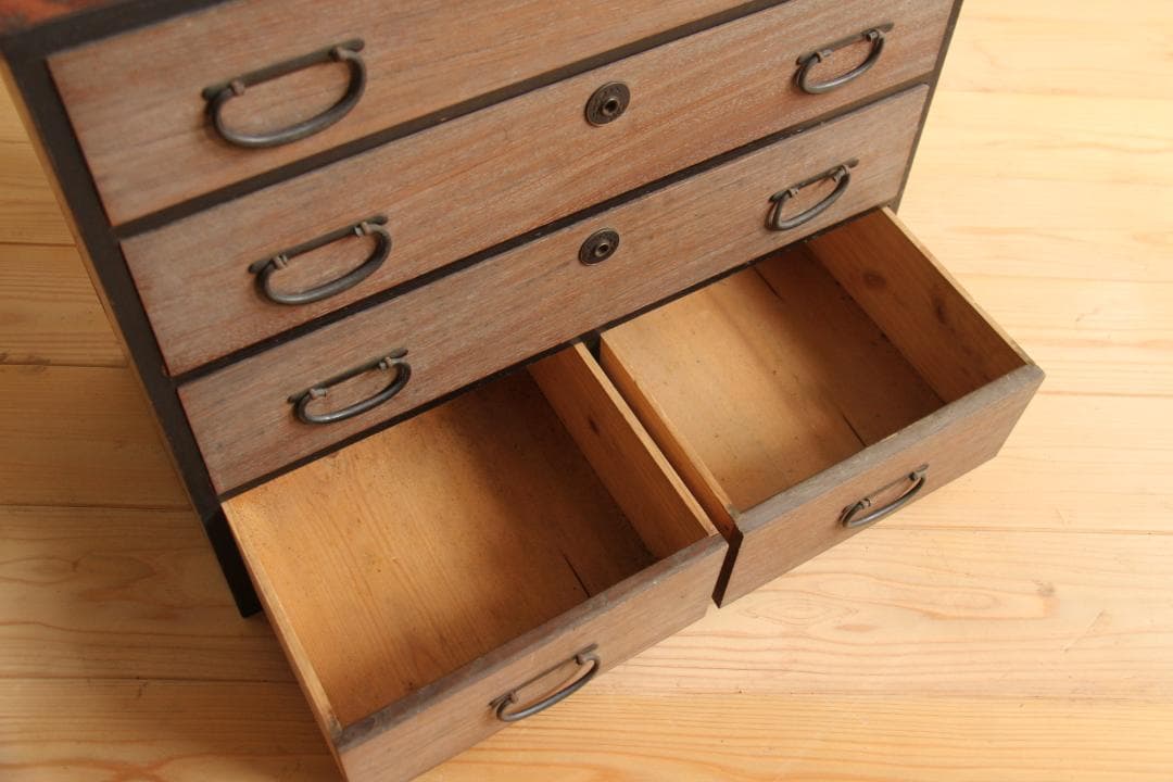 収納棚　タンス　和箪笥