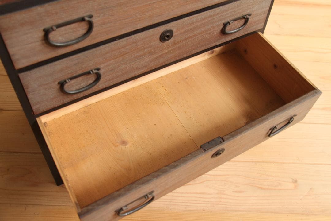 収納棚　タンス　和箪笥