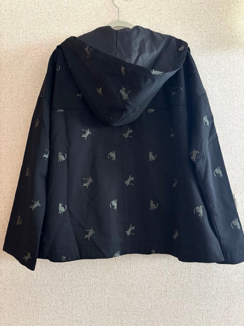 新品-ふりふ　猫刺繍柄 取り外し可能フード付きジャケット　ブラック