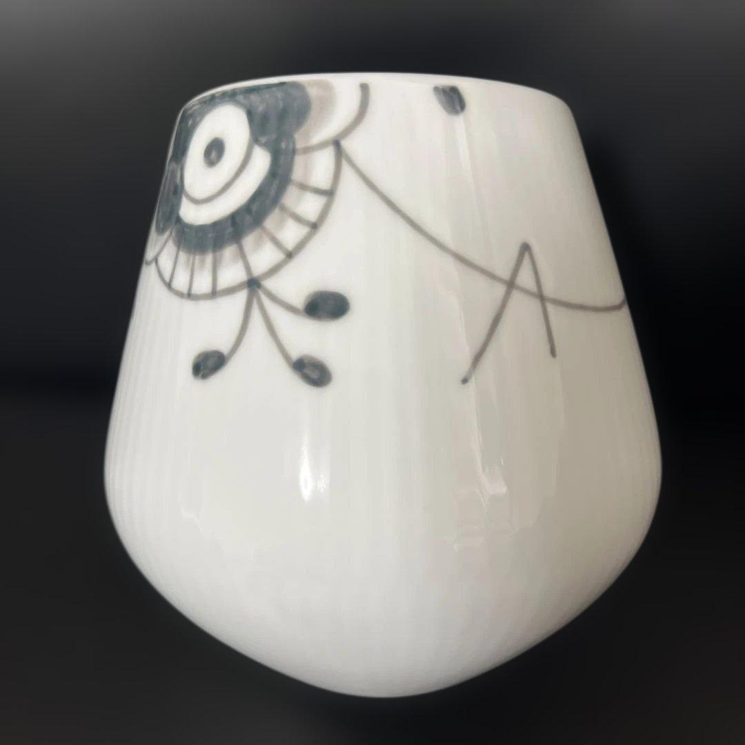 ［新品］ロイヤルコペンハーゲン　ブラックフルーテッドメガ　フラワーベース　希少品