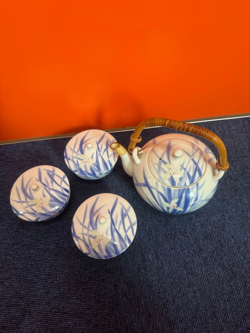 1702 深川製磁  菖蒲  茶器セット　急須1客　湯呑蓋付3客