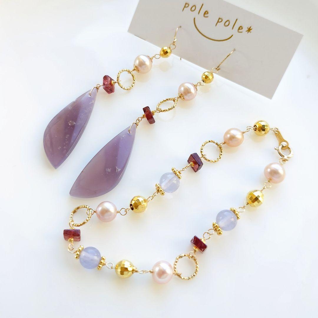K10YG パープルフローライト×淡水パールのピアスとブレスレット