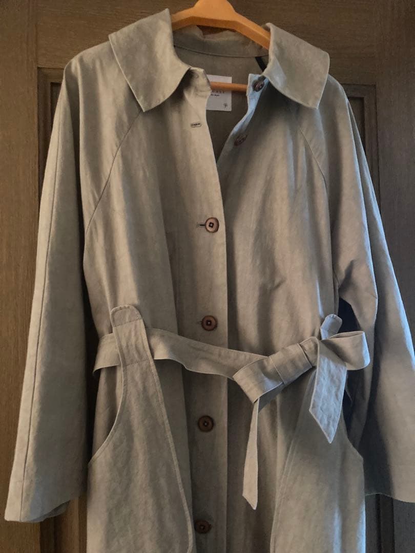 マガリ　トレンチコート