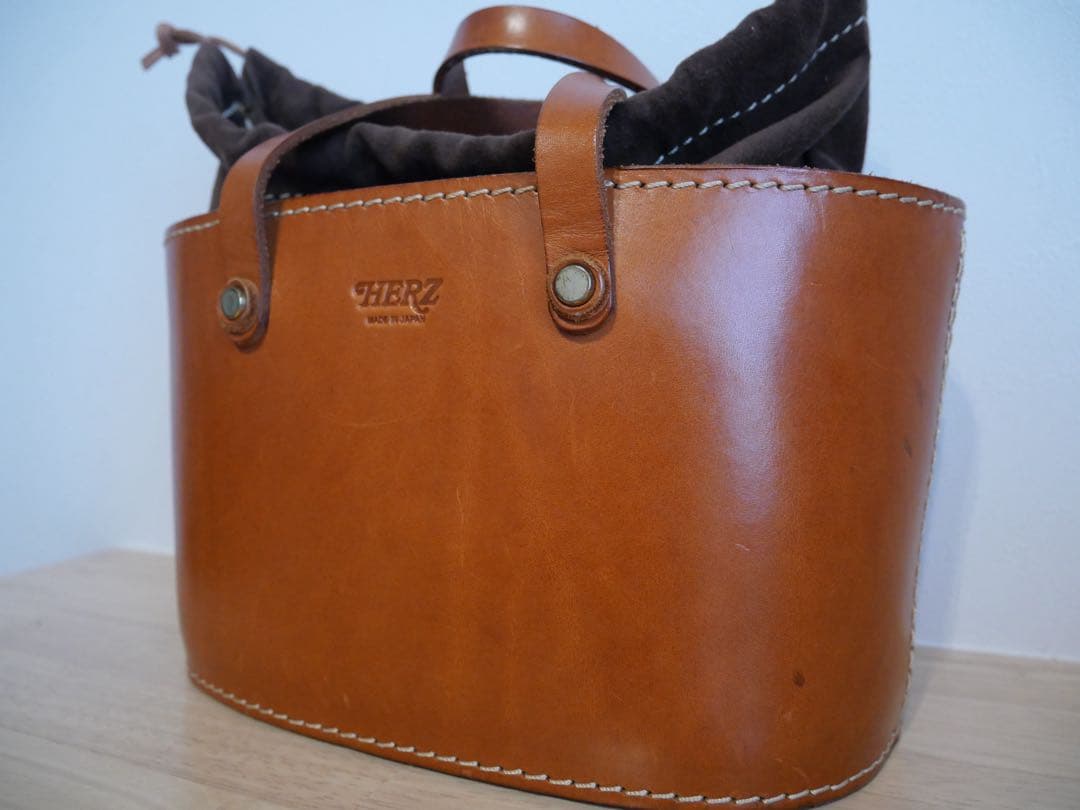HERZ バッグ　革　Q-8