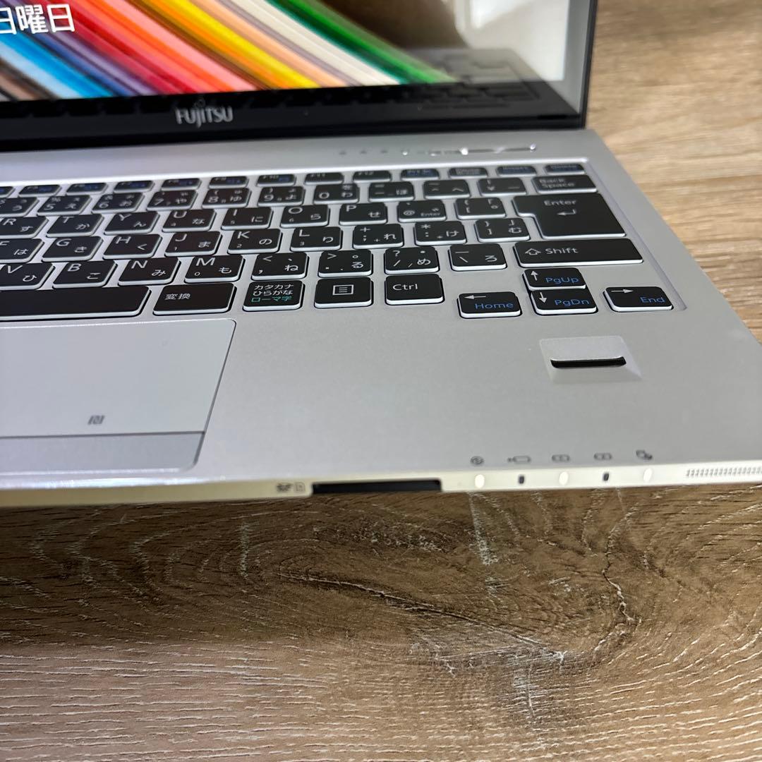 Fujitsu LIFEBOOK 13.3インチ シルバー 本体