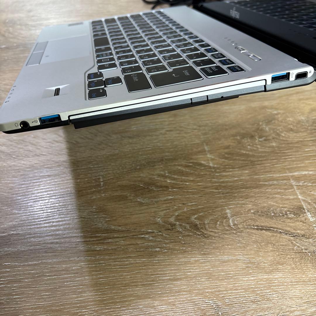 Fujitsu LIFEBOOK 13.3インチ シルバー 本体