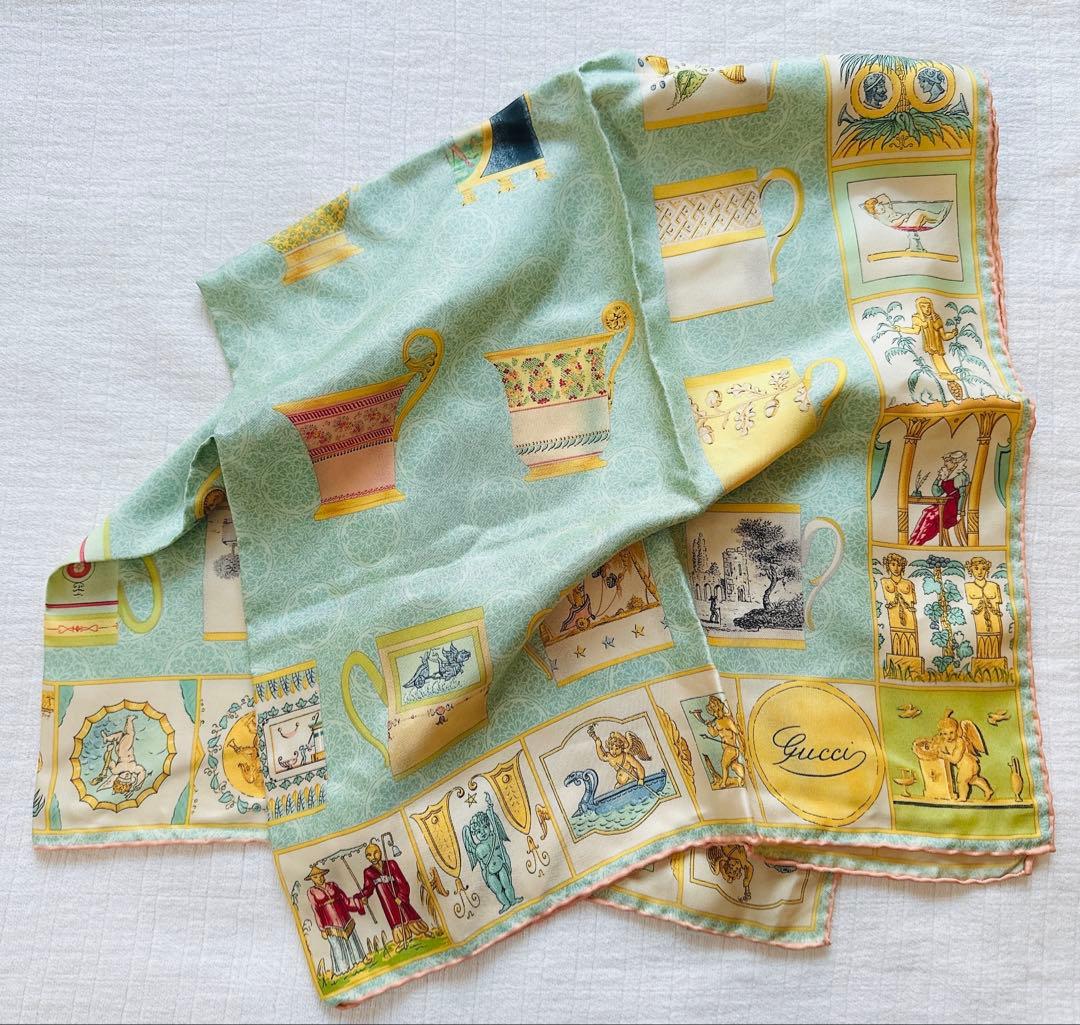 Gucci グッチ　シルクスカーフ カップ柄　ヴィンテージ