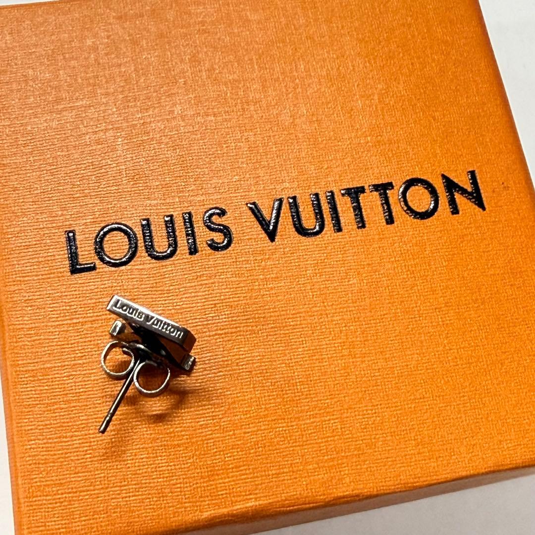 LOUIS VUITTON LVロゴスタッドピアス　VLピアス VLロゴピアス