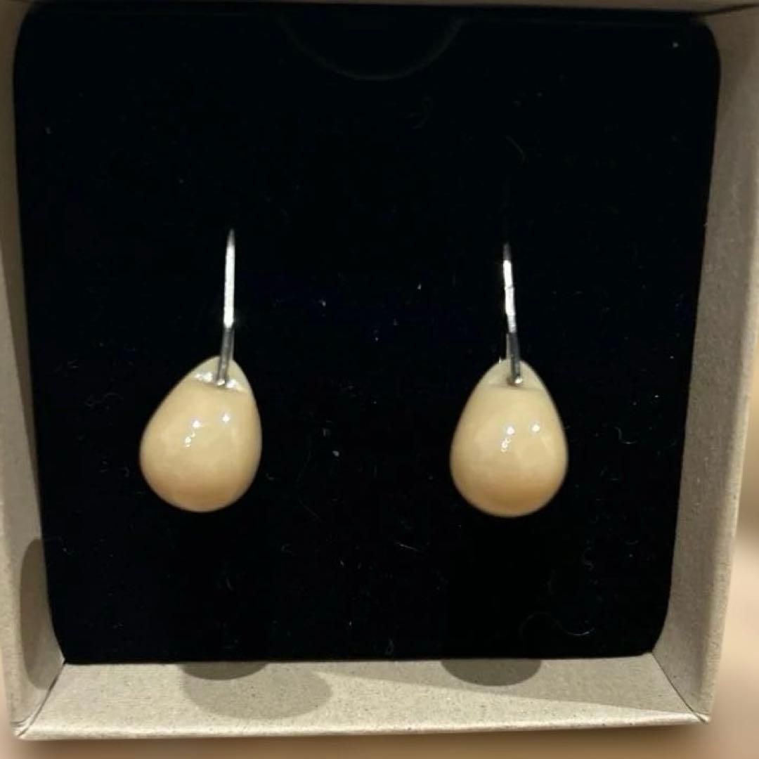 Sisi Joia シシジョイア　両耳ピアス　ドロップ　ベージュ　シルバー925