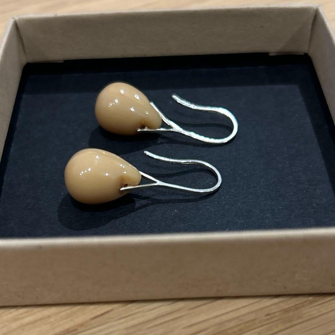 Sisi Joia シシジョイア　両耳ピアス　ドロップ　ベージュ　シルバー925