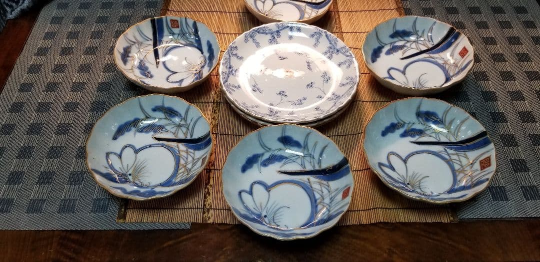 演技の良いうさぎ柄皿全9枚小皿3枚と、小鉢6。ウサギ絵