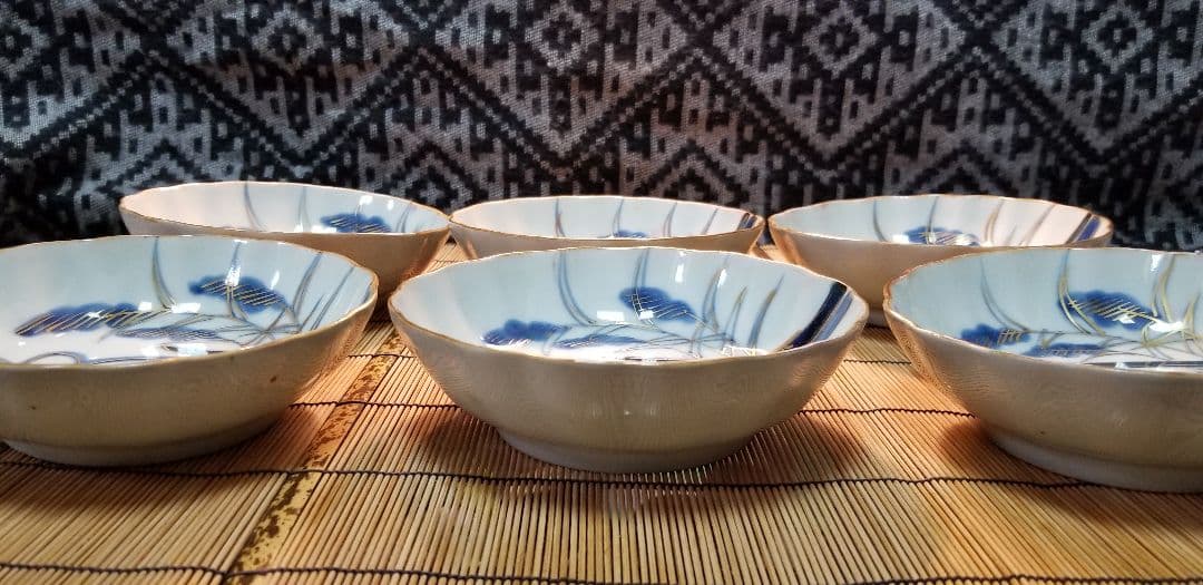 演技の良いうさぎ柄皿全9枚小皿3枚と、小鉢6。ウサギ絵