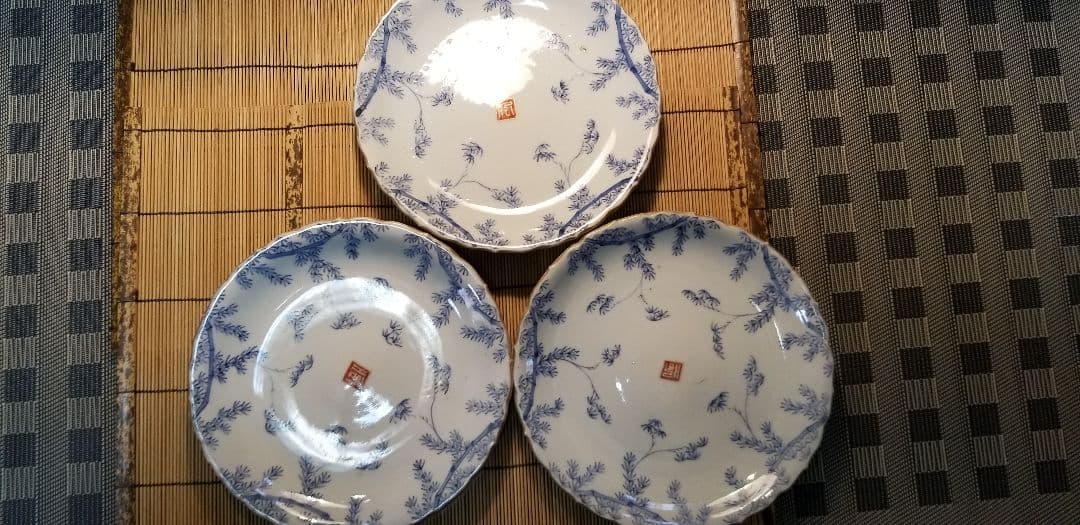 演技の良いうさぎ柄皿全9枚小皿3枚と、小鉢6。ウサギ絵