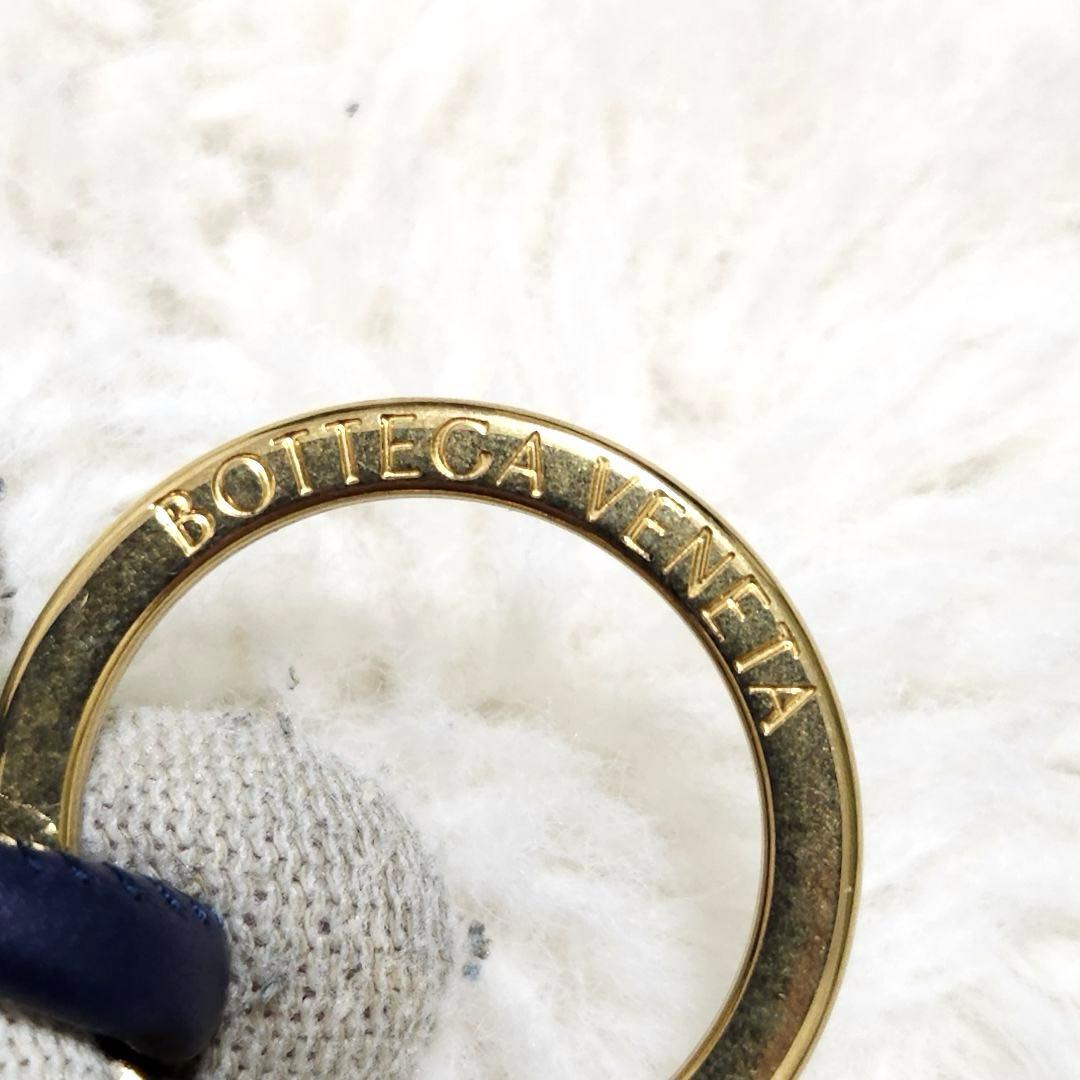 ✨ほぼ未使用　付属品完備✨ボッテガ　キーリング　トライアングル　ネイビー