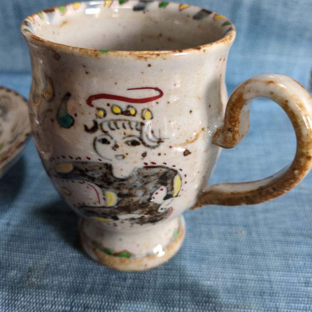 中村芳楽さんの陶彩皿とマグカップ