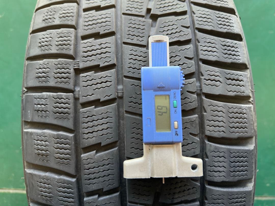 JON BOVI WINTERMAXX WM01 225/45R18 4本