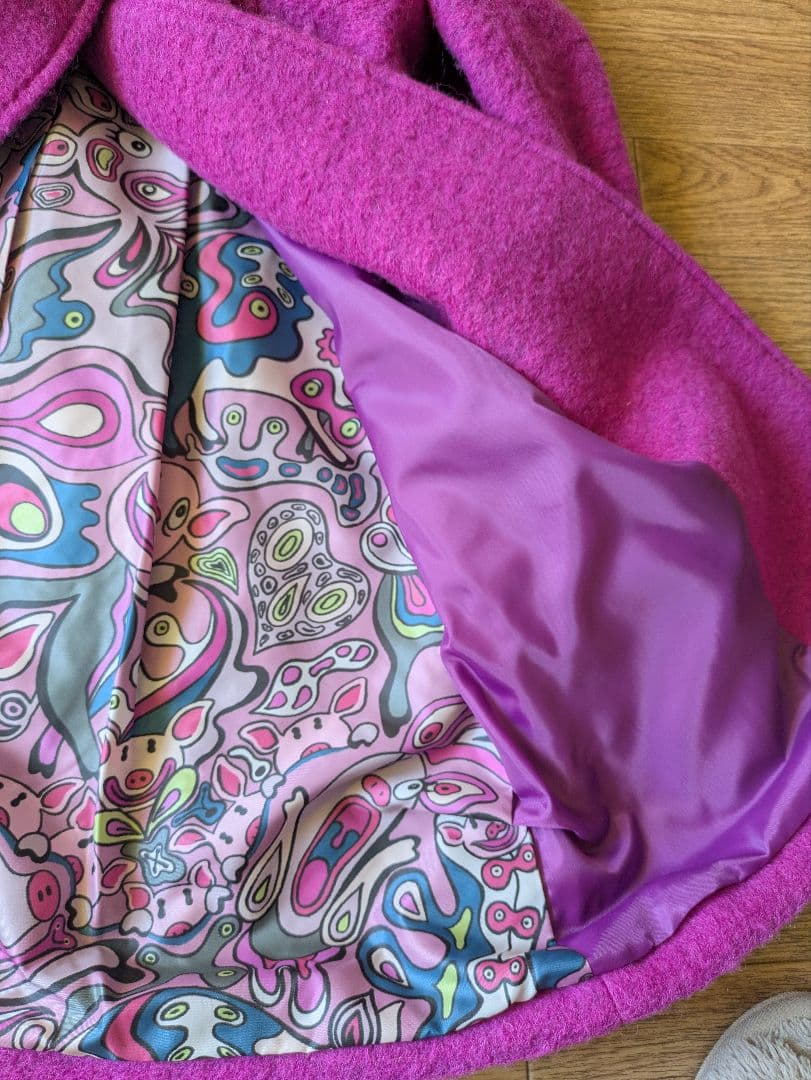 専用。アルベロベロ♥️ぶたさん可愛い裏地紫色フード付きキラキラダッフルコート