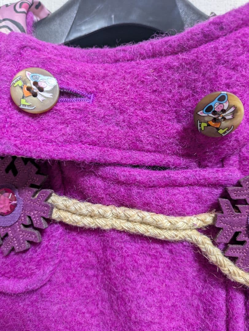専用。アルベロベロ♥️ぶたさん可愛い裏地紫色フード付きキラキラダッフルコート