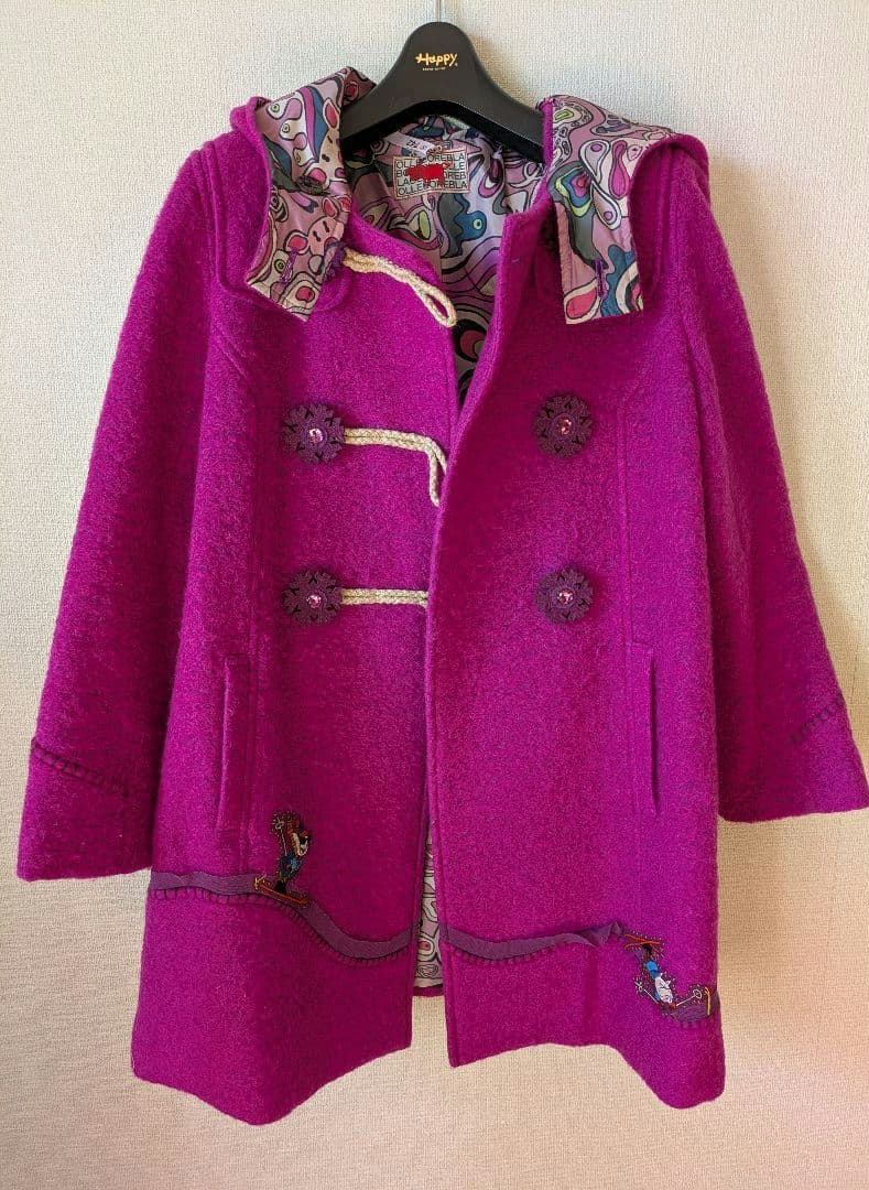 専用。アルベロベロ♥️ぶたさん可愛い裏地紫色フード付きキラキラダッフルコート