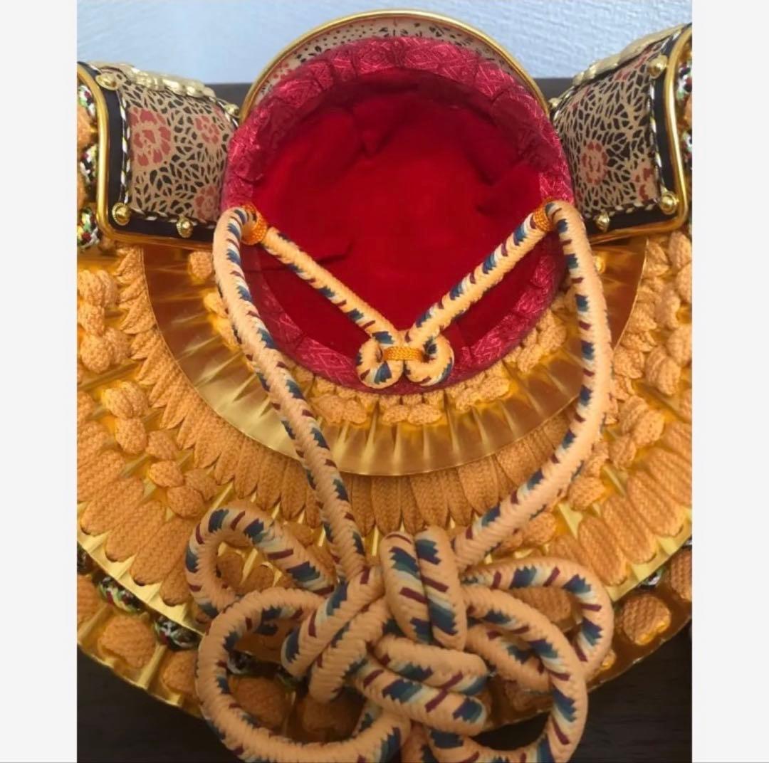 五月人形　兜飾り　雅泉作　 陣15号　　緋威　 正絹糸威　木彫箔押竜頭