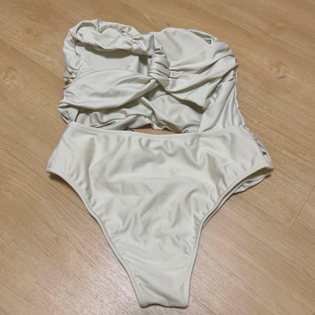 最終値下げ！Glam Lips バックディティール POINT ワンピース