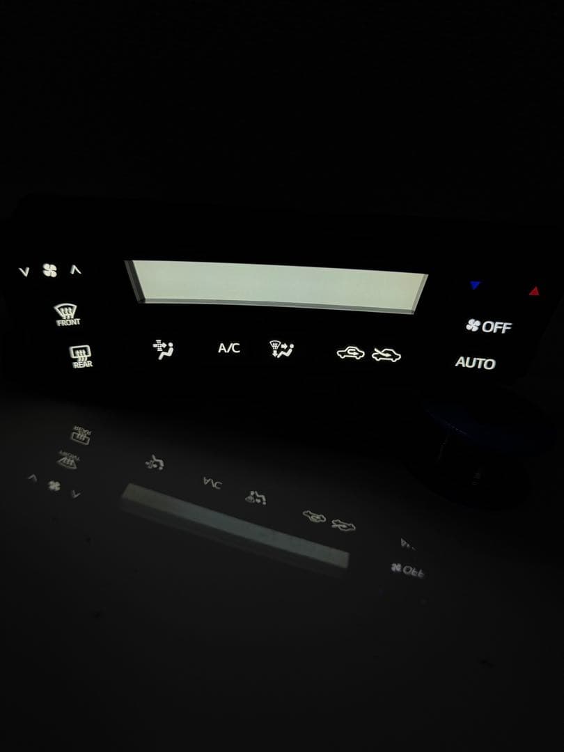 ZVW 30プリウス　後期　エアコンパネル　エアコンスイッチ　LED打ち替え品