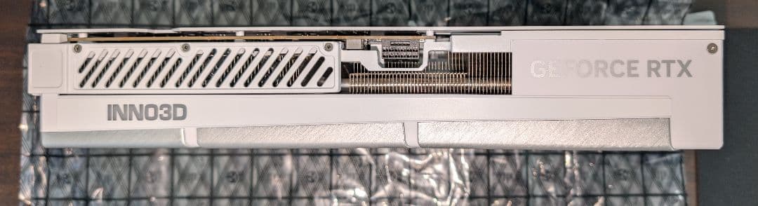 グラフィックボード・グラボ・ビデオカード INNO3D GeForce RTX 4090 X3OC White