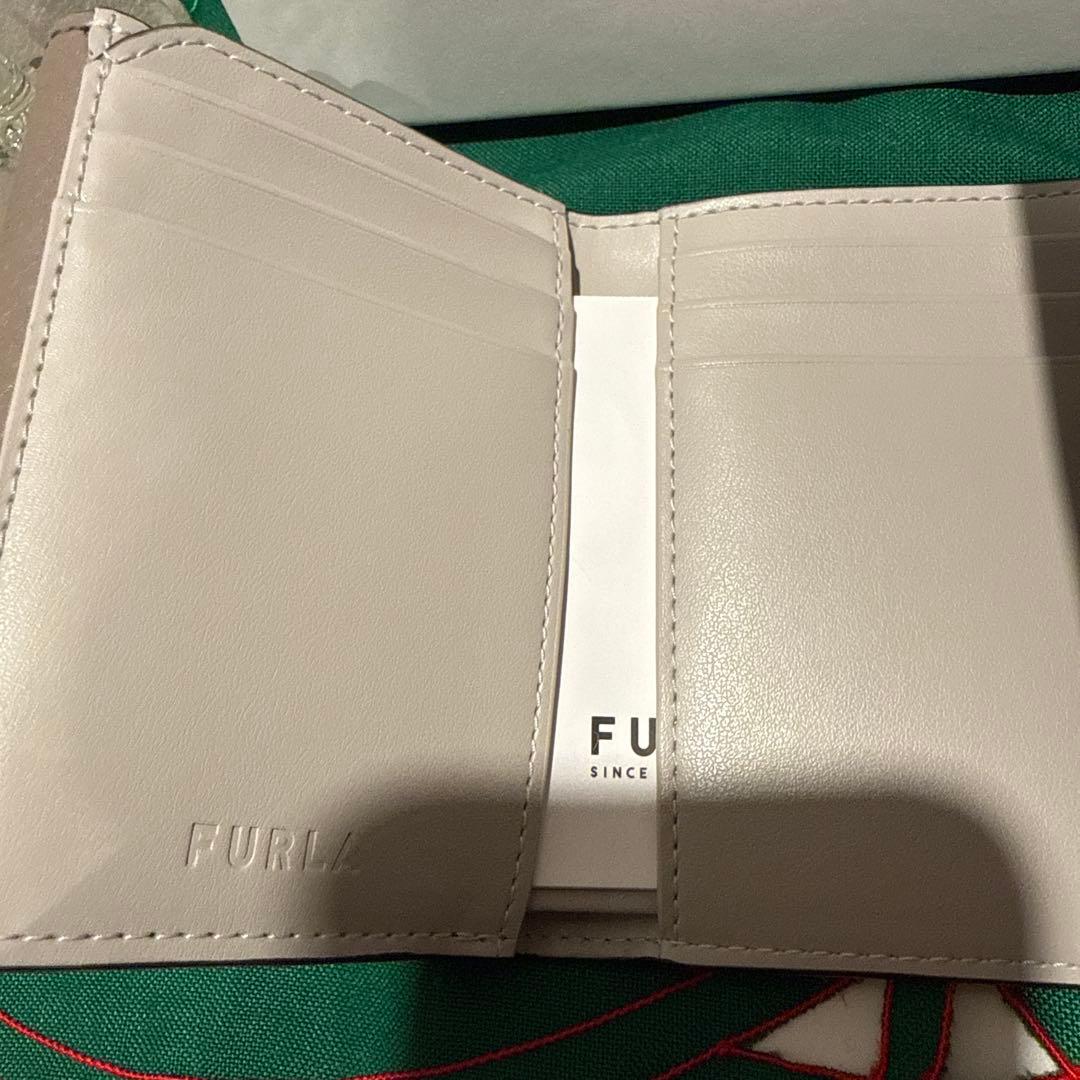 【新品未使用】FURLA フルラ 財布✨三つ折り グレージュ グレー ベージュ
