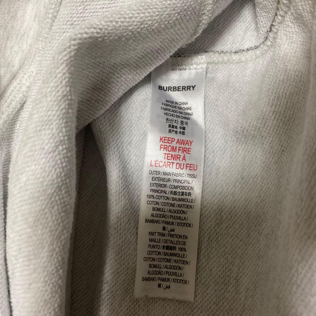 BURBERRYチルドレンチェック柄袖のグレー トレーナー美品