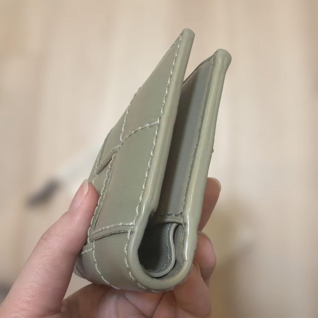 【極美品】ボッテガヴェネタ二つ折り財布