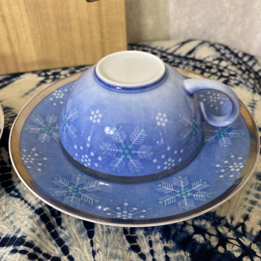 セール人間国宝 十四代 今泉今右衛門 本人作 色絵薄墨吹墨墨はじき雪文紅茶碗