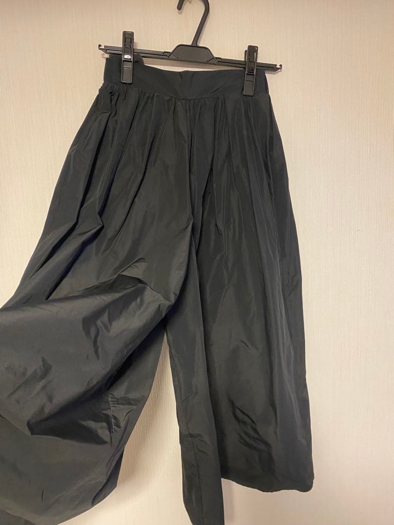 uiko MACHATTメモリーキュロットパンツ　未使用