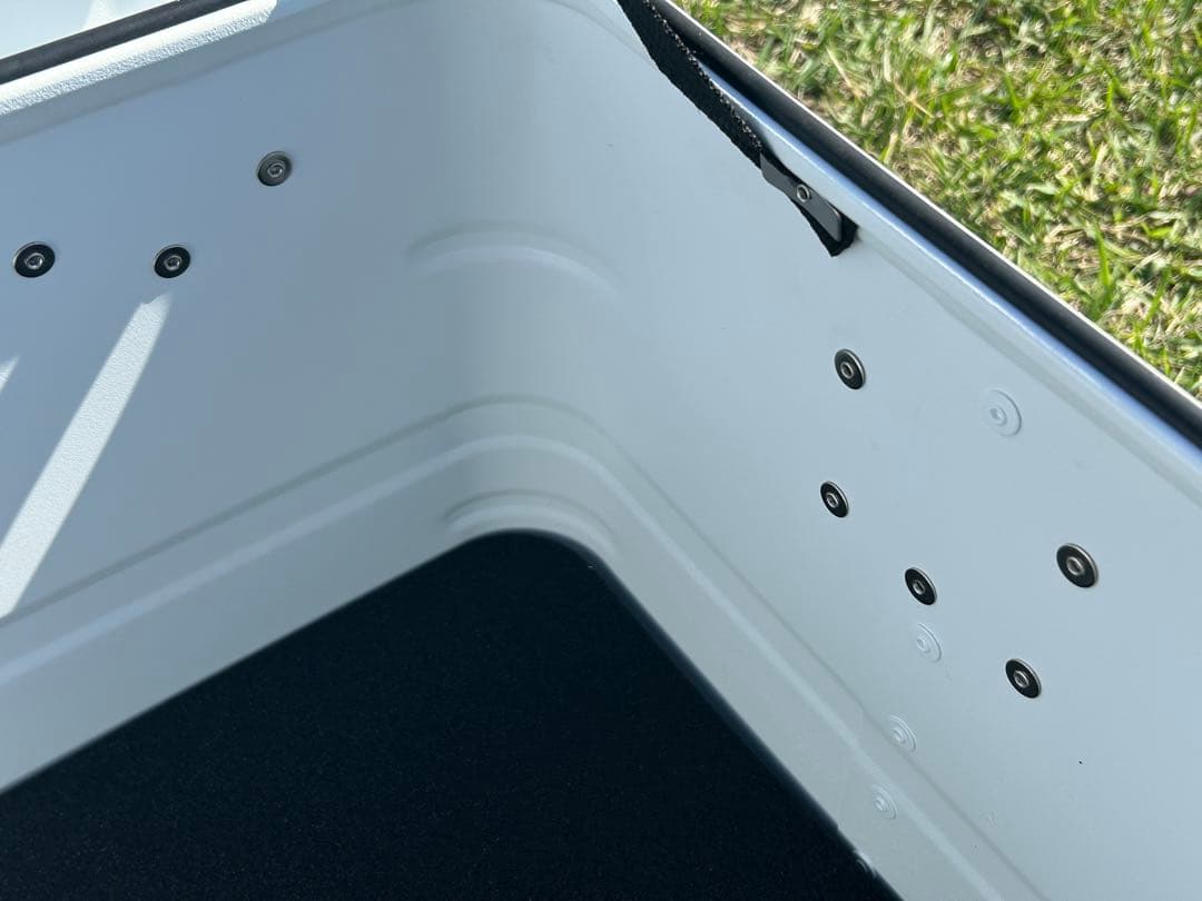 マットホワイト　スタッキング コンテナボックス 50l アウトドア　限定一点