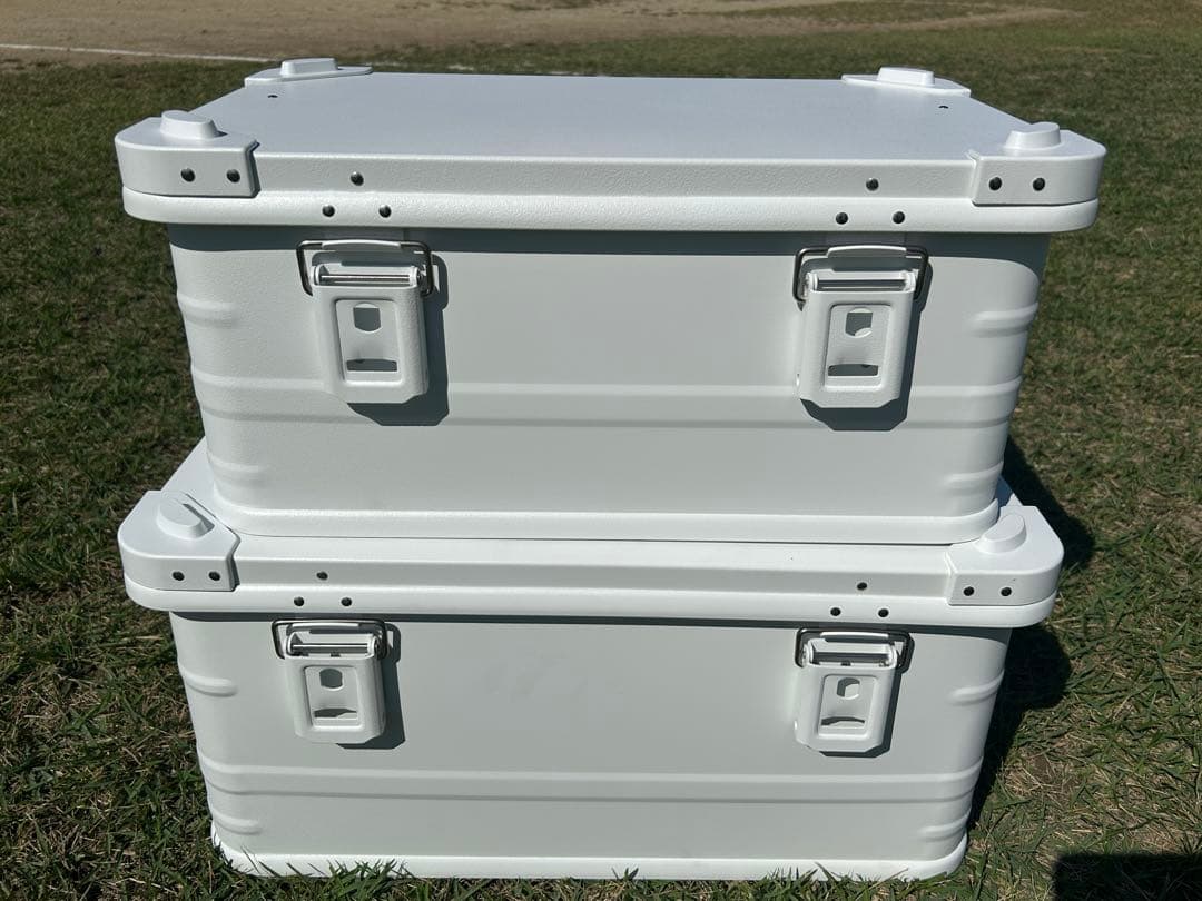 マットホワイト　スタッキング コンテナボックス 50l アウトドア　限定一点