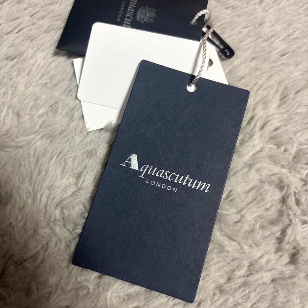 アクアスキュータム　ショートコート　レディース