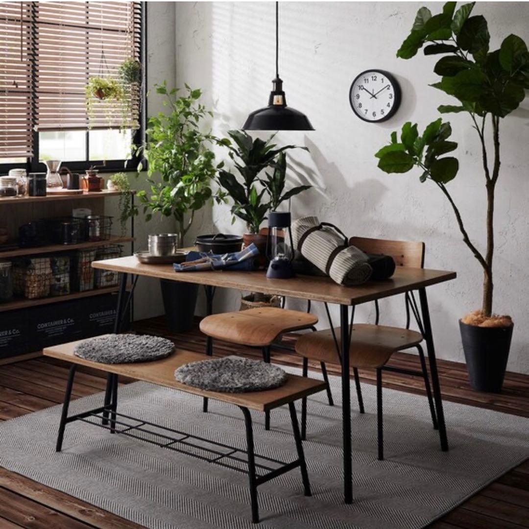 定価109,990円♪現行モデル ニトリ 135cm幅4人掛けダイニングテーブル