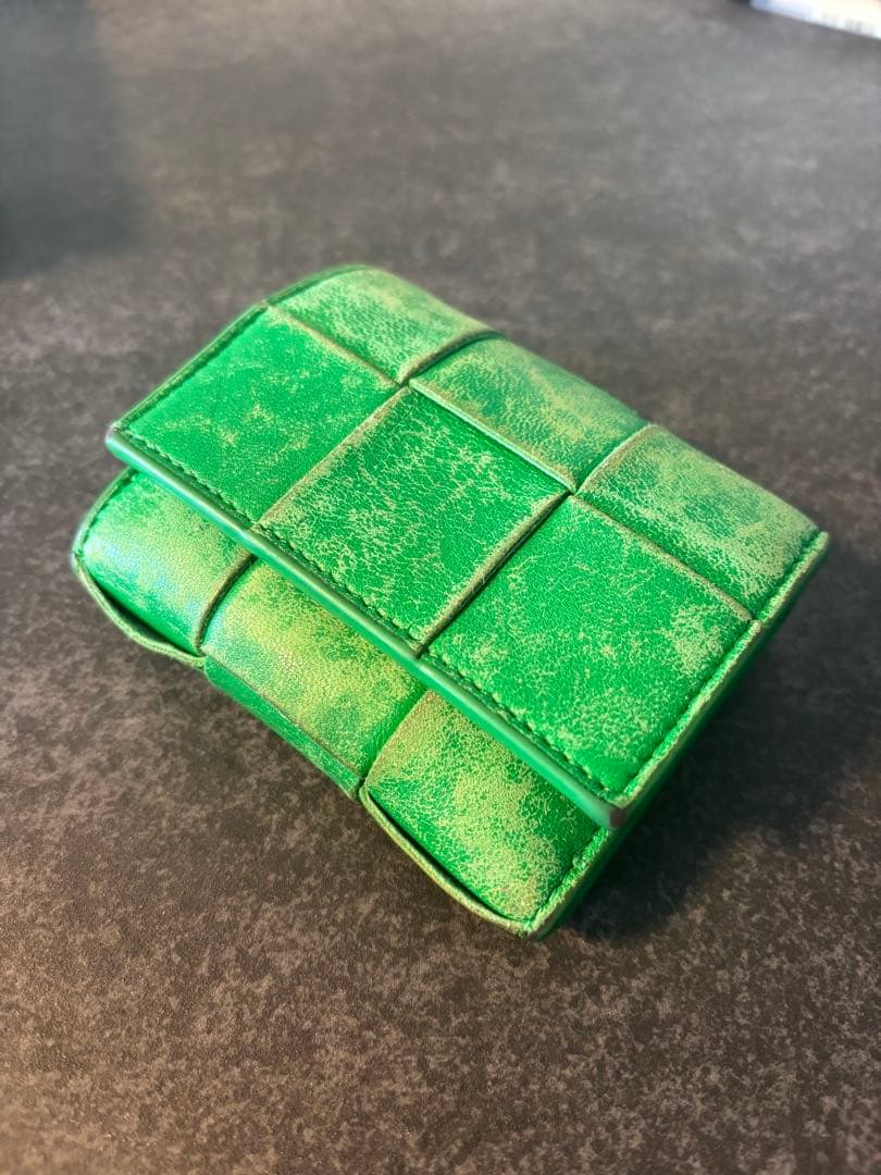 ボッテガ　三つ折り財布