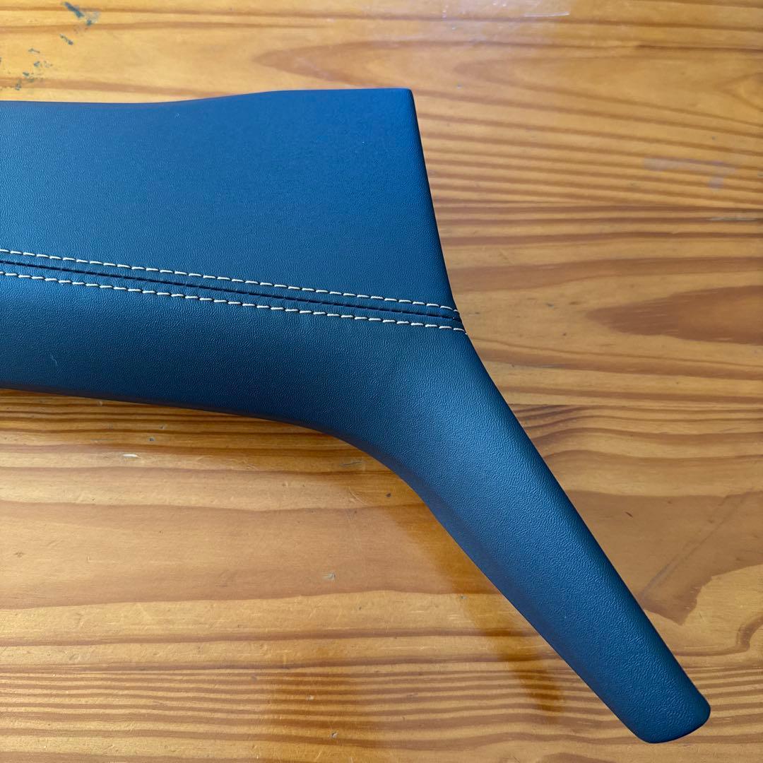 【新車外し】　レボォーグレイバック　純正インバネパネル　カッパーステッチ