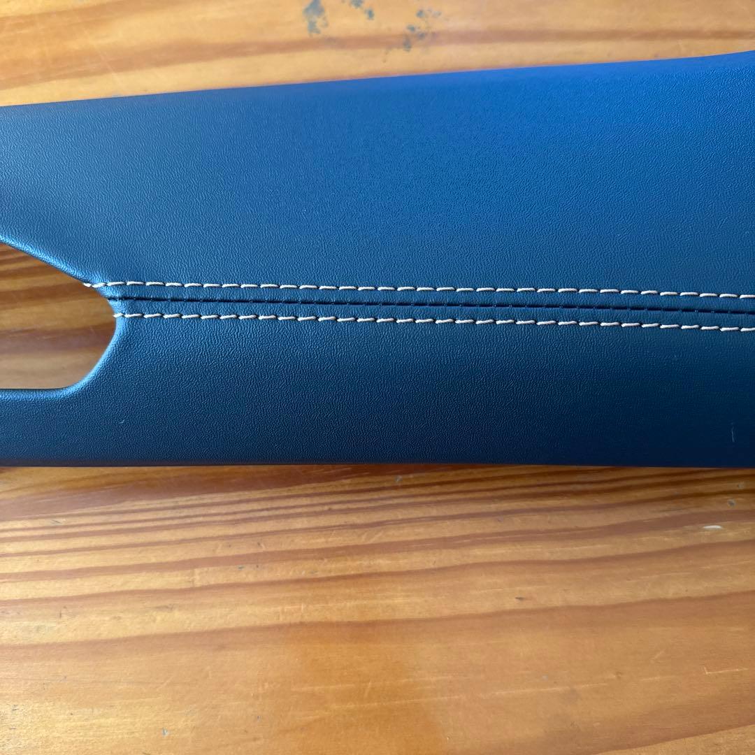 【新車外し】　レボォーグレイバック　純正インバネパネル　カッパーステッチ