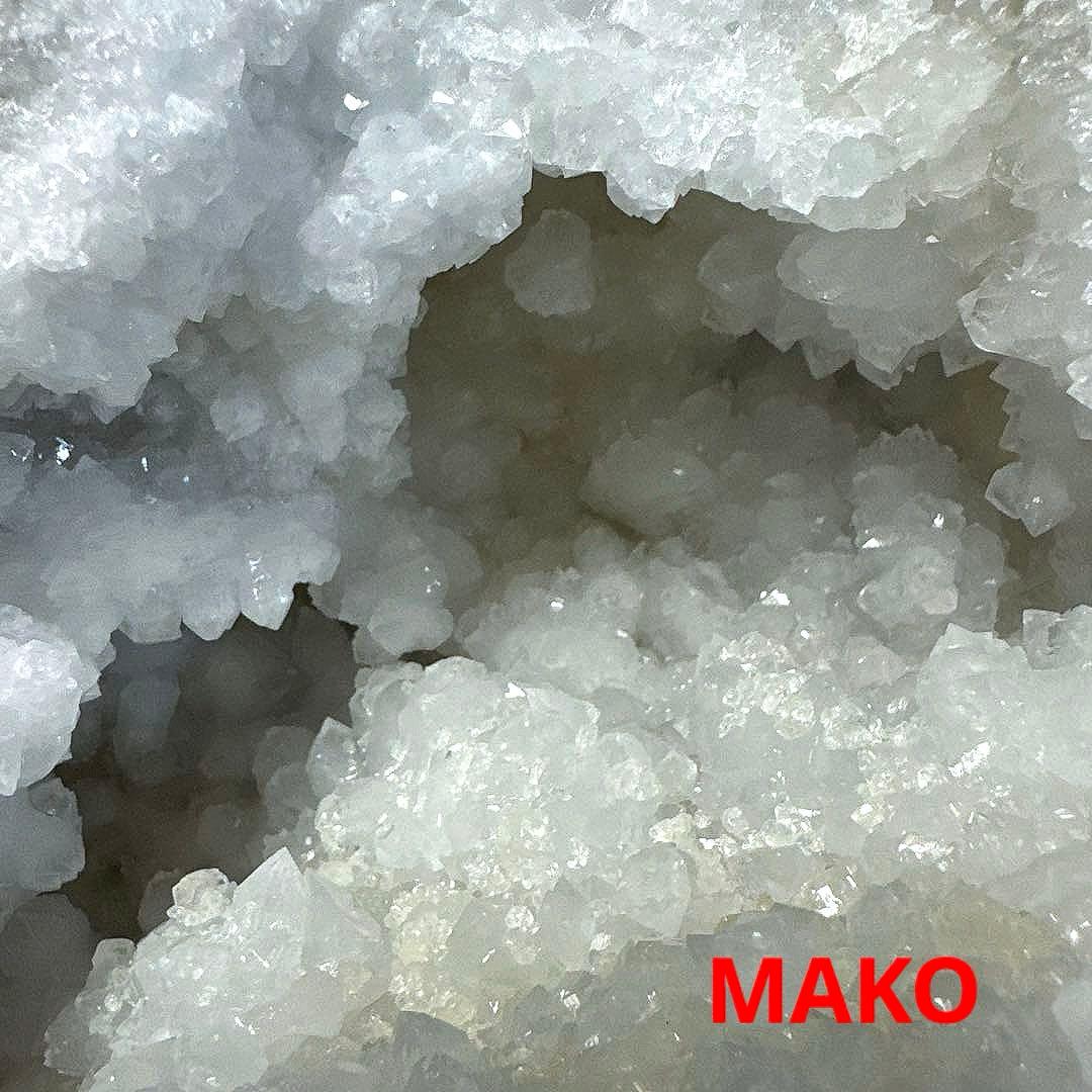 M1679☆水晶ジオードドーム4.4Kg☆天然石　原石☆N50403-A