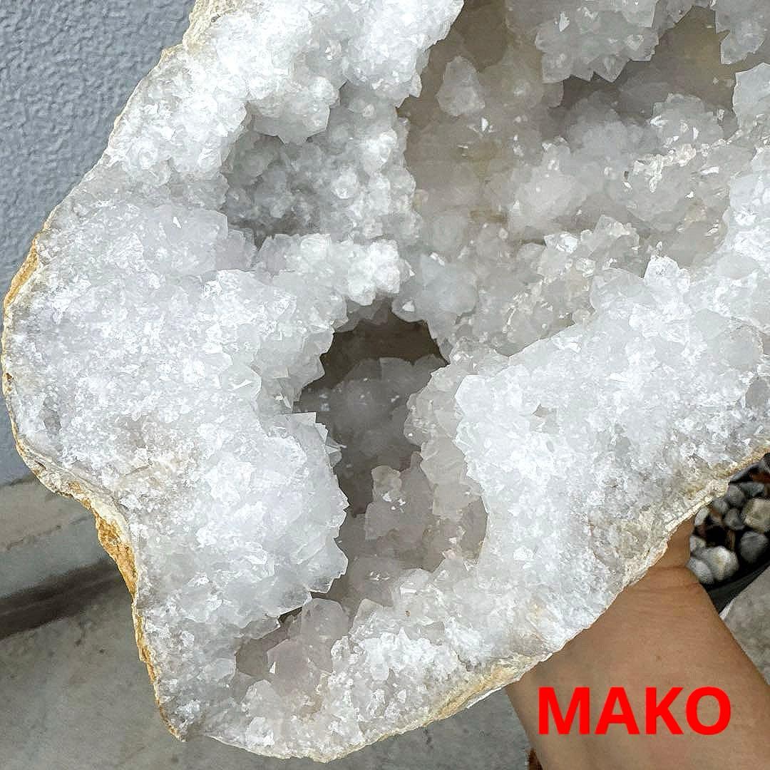 M1679☆水晶ジオードドーム4.4Kg☆天然石　原石☆N50403-A